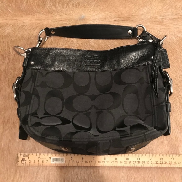 Beautiful cloth and leather bag. - Picture 3 of 5